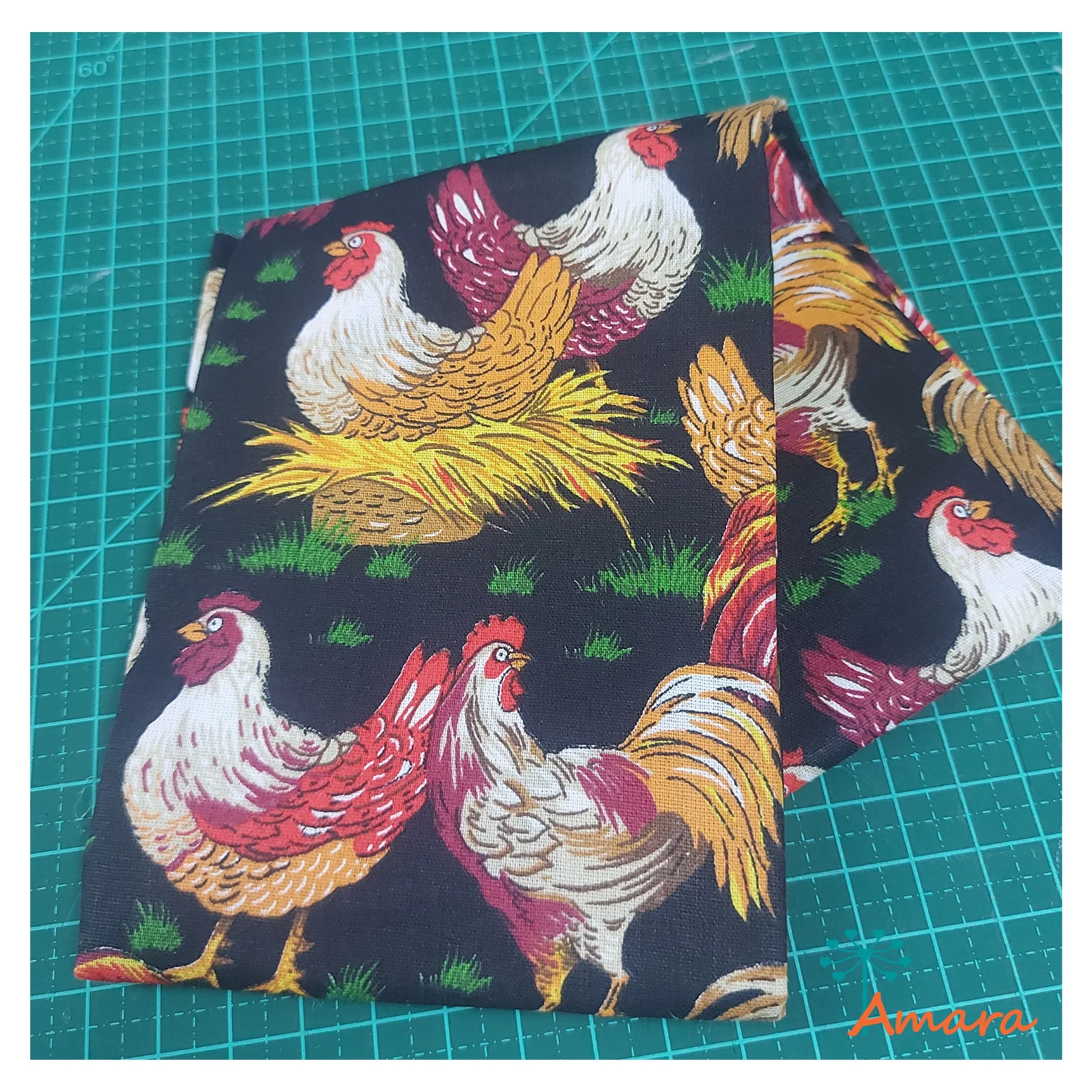 TRICOLINE GALOS E GALINHAS FD PRETO (50X70CM) - FAT QUARTER